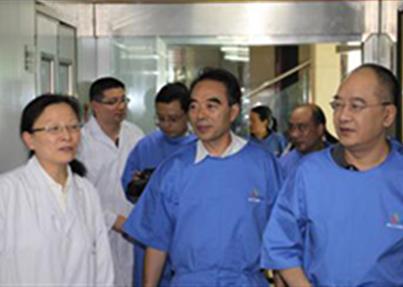 成都市卫计委谢强主任调研四川新生命干细胞公司